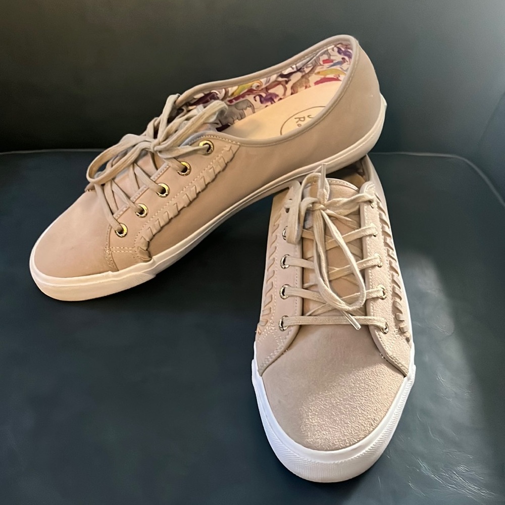 Jack Rogers Carter Suede Dove Grey (looks more taupe to me) Sneakers 11M EUC